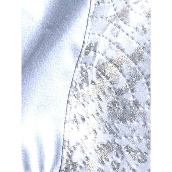 Chicos Zenergy White Animal Print Quilted Zip Front Sleeveless Lightweight Vest - Picture 5 of 13